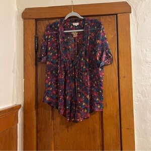 Olsenboye Blue Ruffled Short Sleeve Blouse